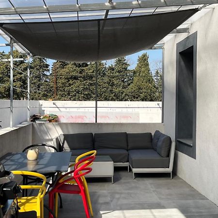 Aux 3 Domaines T2 Avec Terrasse Apartment Hyères Екстериор снимка