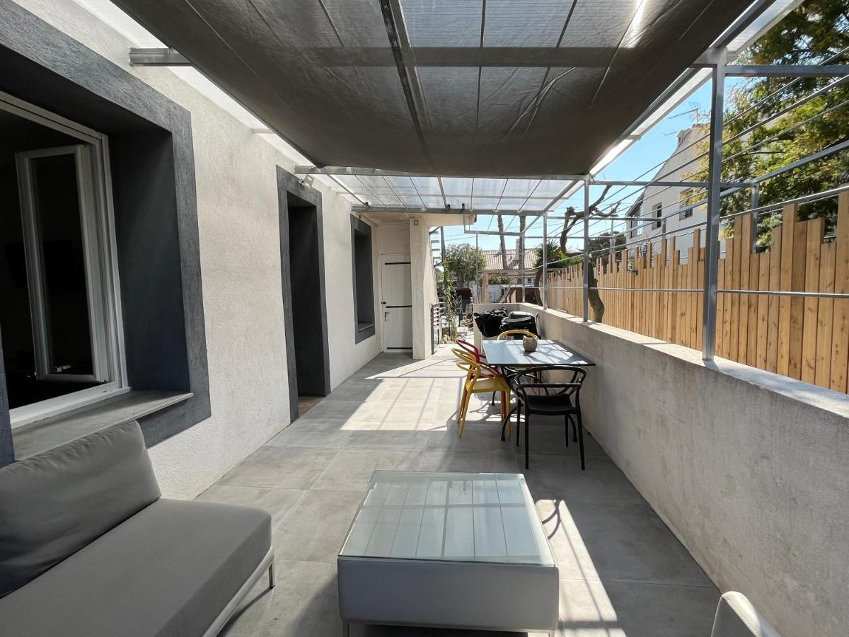 Aux 3 Domaines T2 Avec Terrasse Apartment Hyères Екстериор снимка