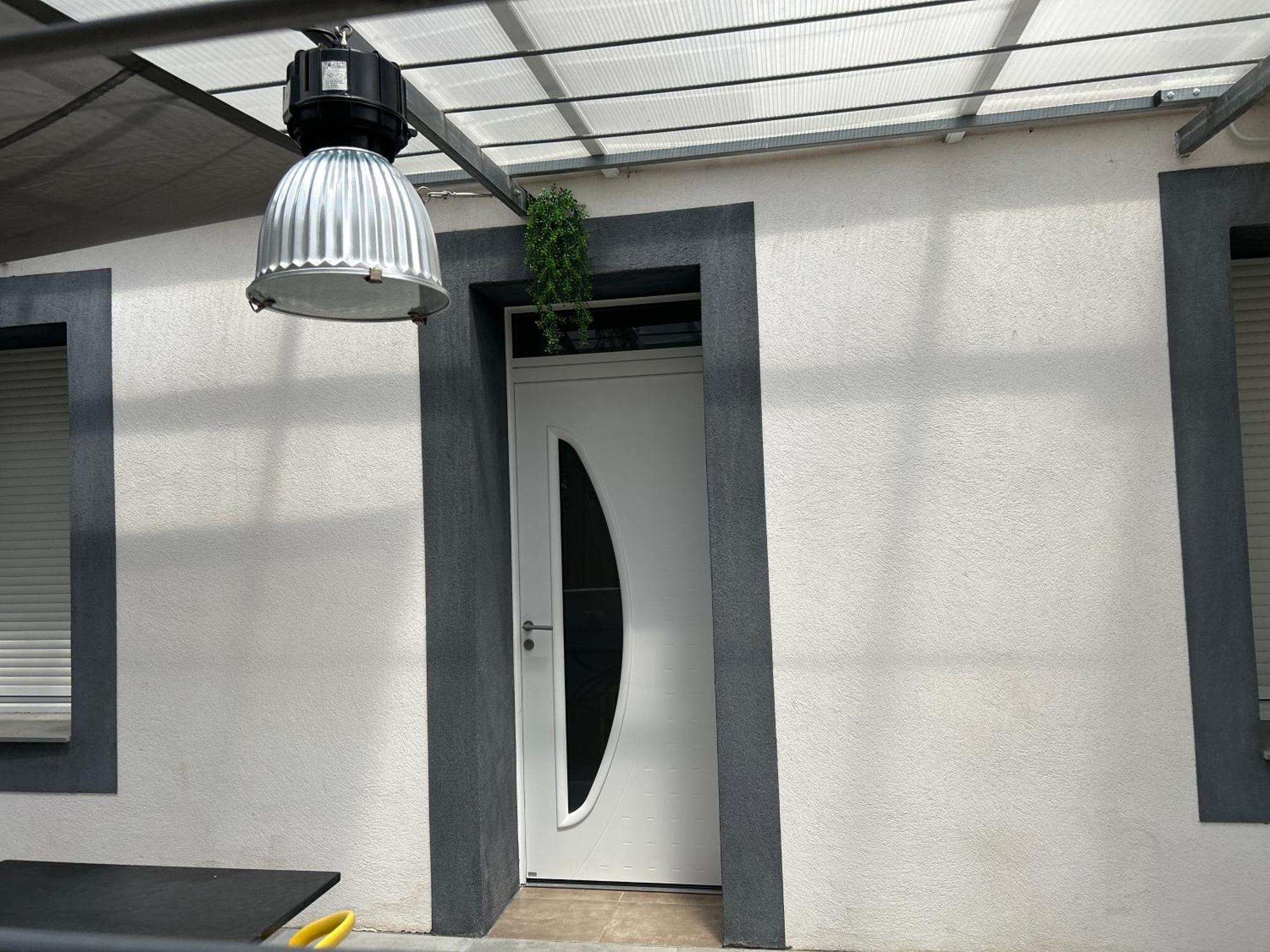 Aux 3 Domaines T2 Avec Terrasse Apartment Hyères Екстериор снимка